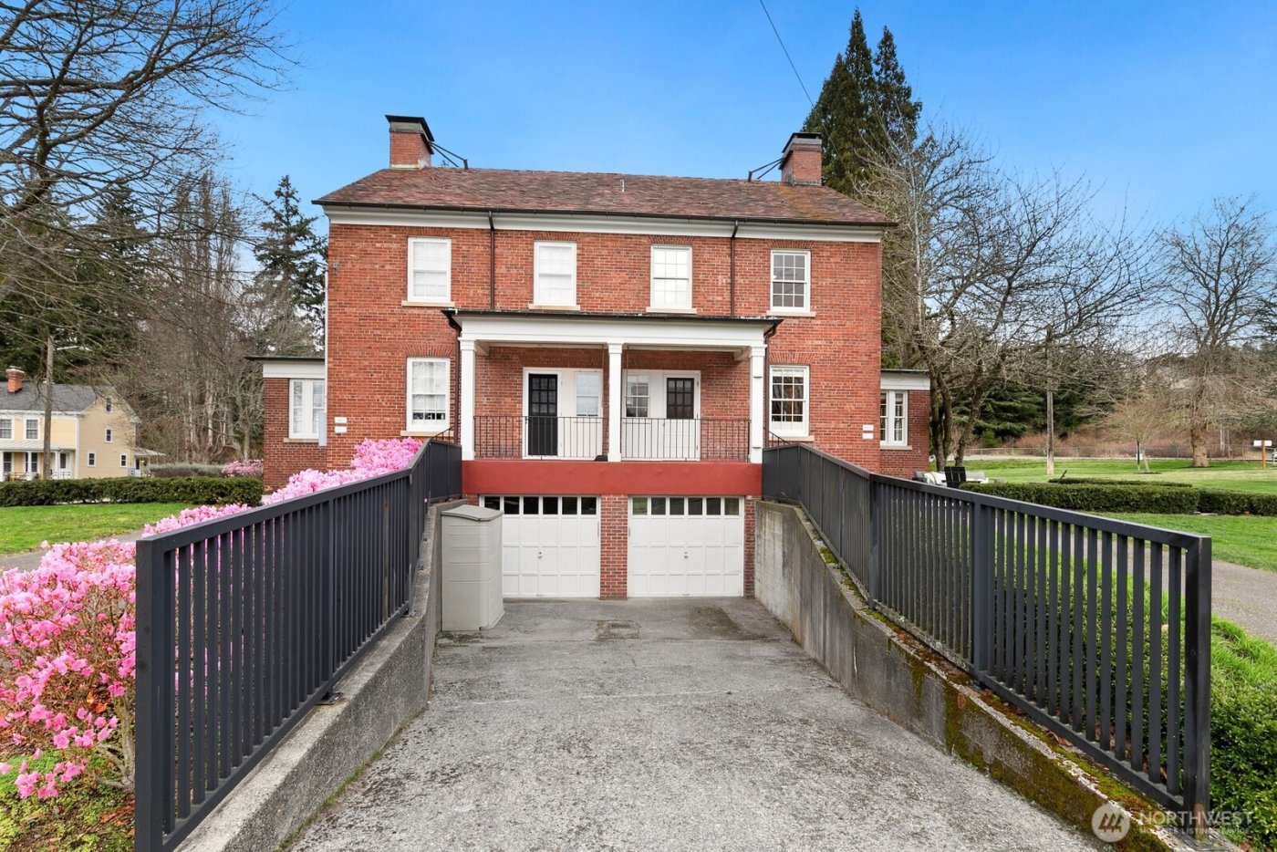 4405 Montana Circle W, Seattle, WA 98199