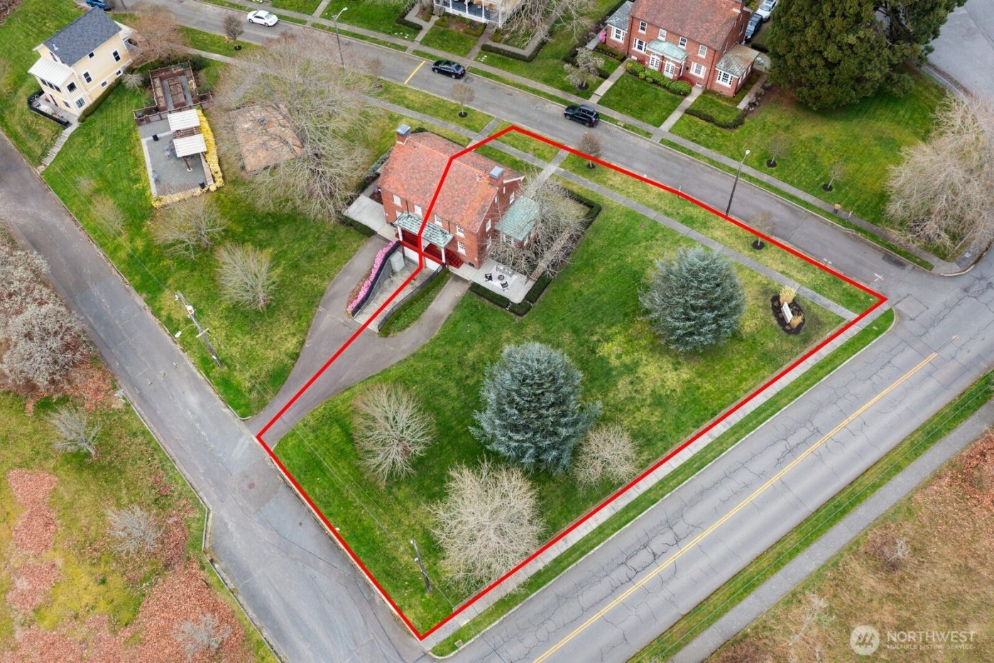 4405 Montana Circle W, Seattle, WA 98199