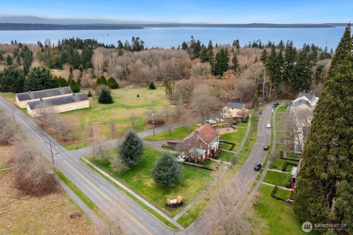 4405 Montana Circle W, Seattle, WA 98199