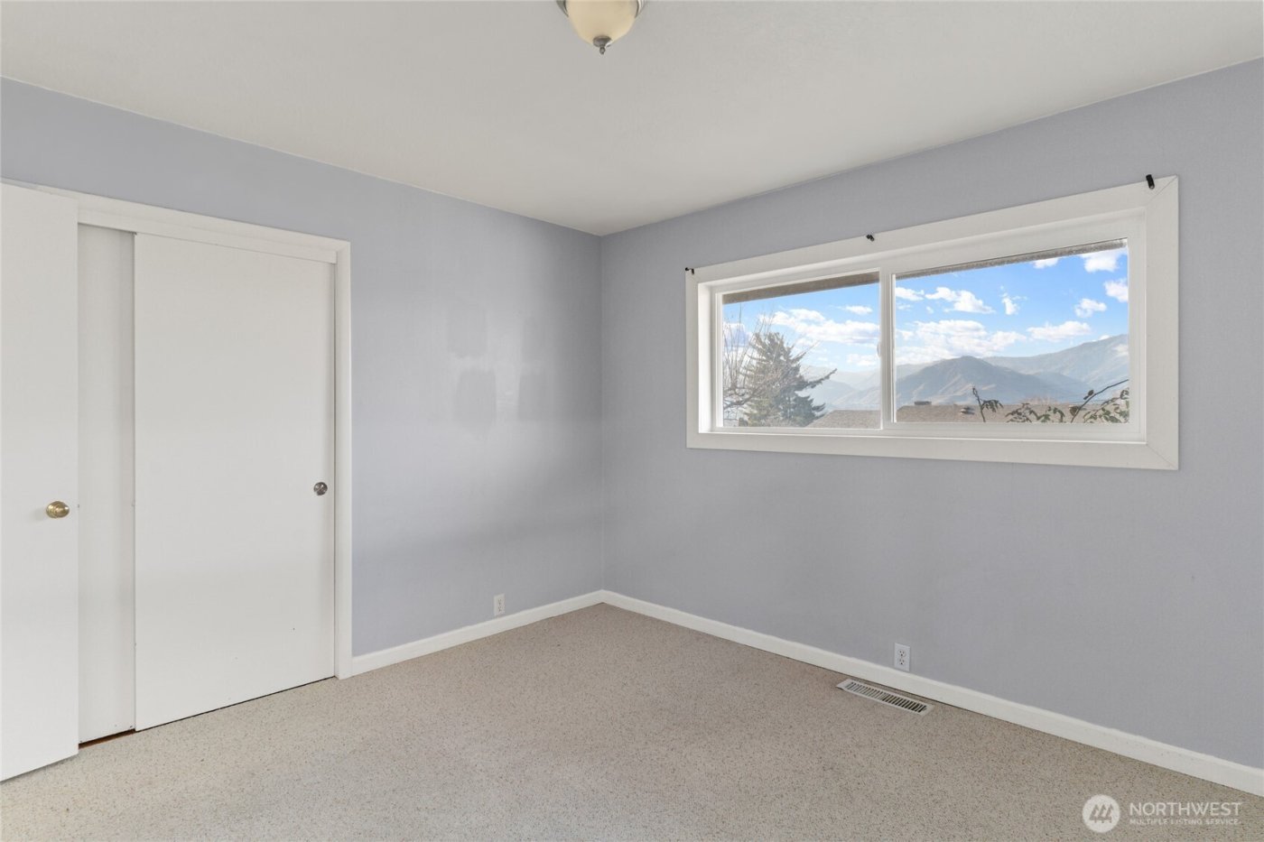 1616 N Baker Avenue , East Wenatchee, WA 98802