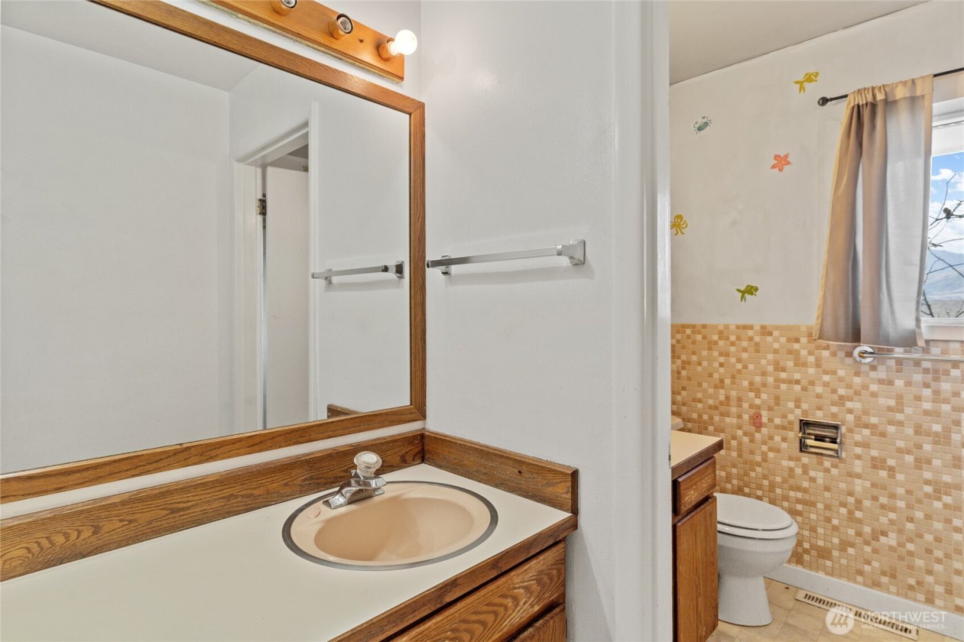 1616 N Baker Avenue , East Wenatchee, WA 98802