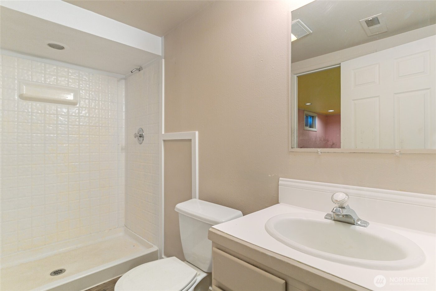 1616 N Baker Avenue , East Wenatchee, WA 98802