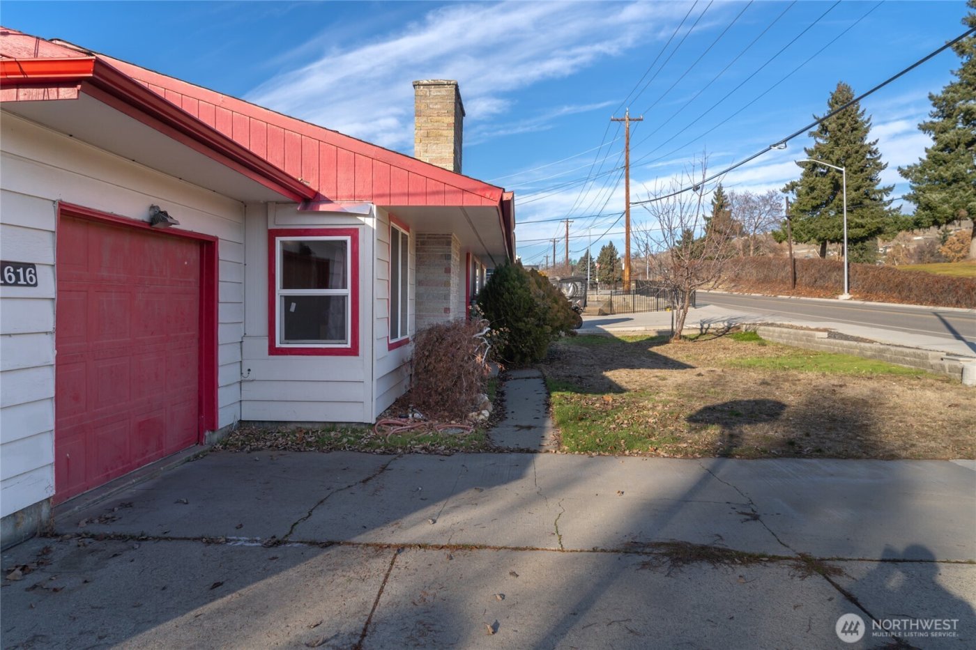 1616 N Baker Avenue , East Wenatchee, WA 98802