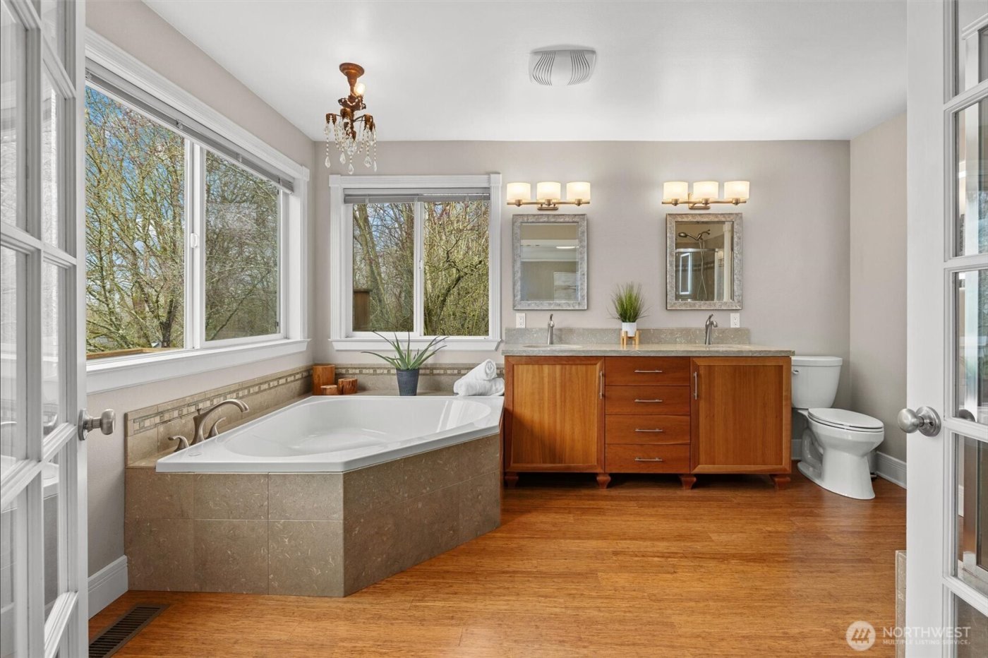 403 Slater Street S, Kirkland, WA 98033