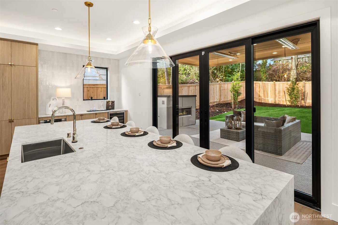 612 11th Avenue , Kirkland, WA 98033