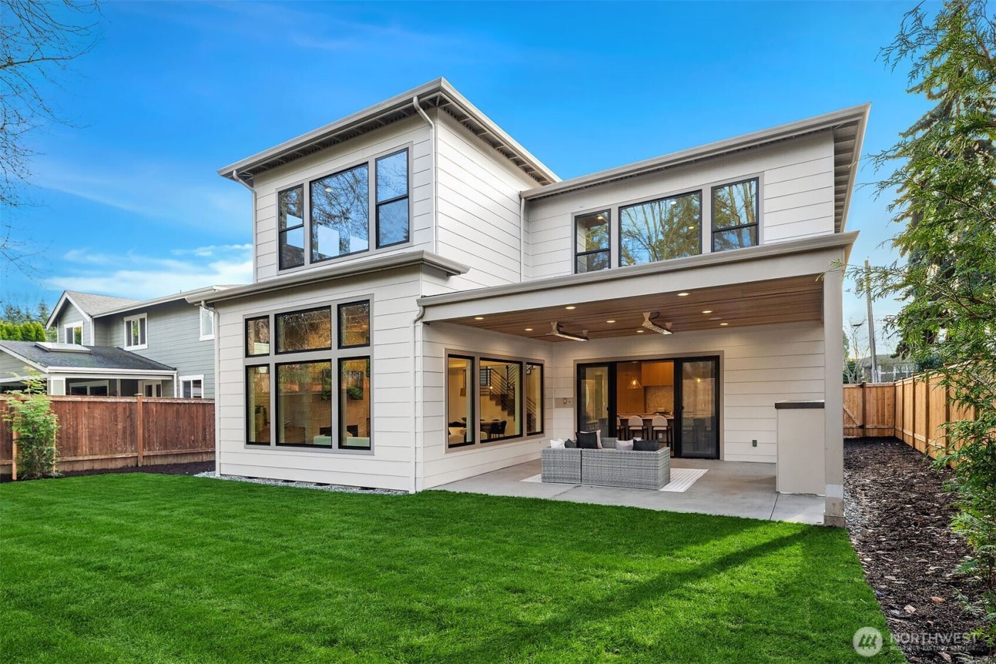 612 11th Avenue , Kirkland, WA 98033