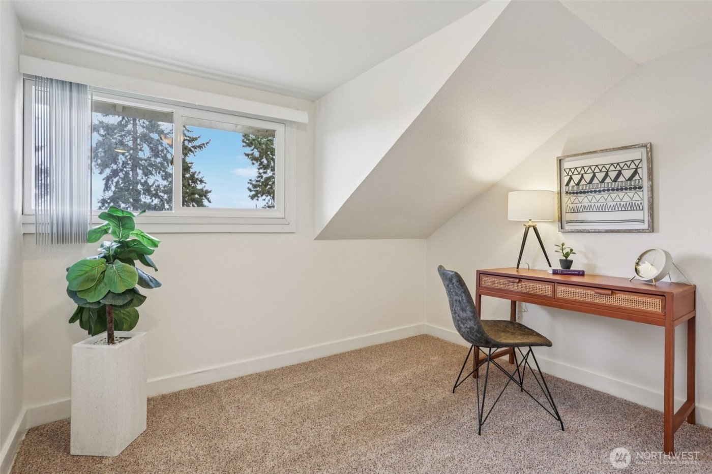 7025 S Warner Street , Tacoma, WA 98409