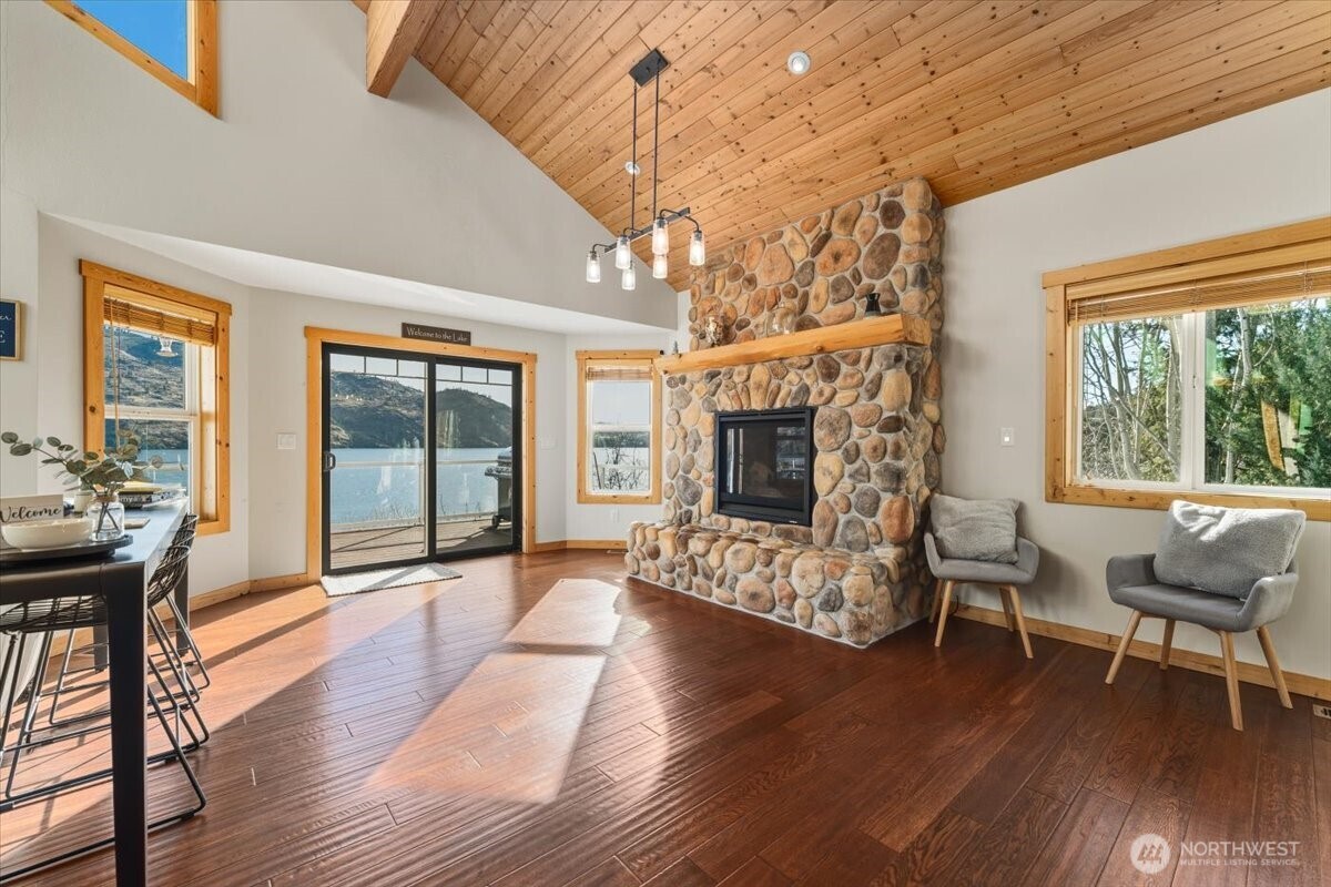 101 Driftwood Lane , Chelan, WA 98816