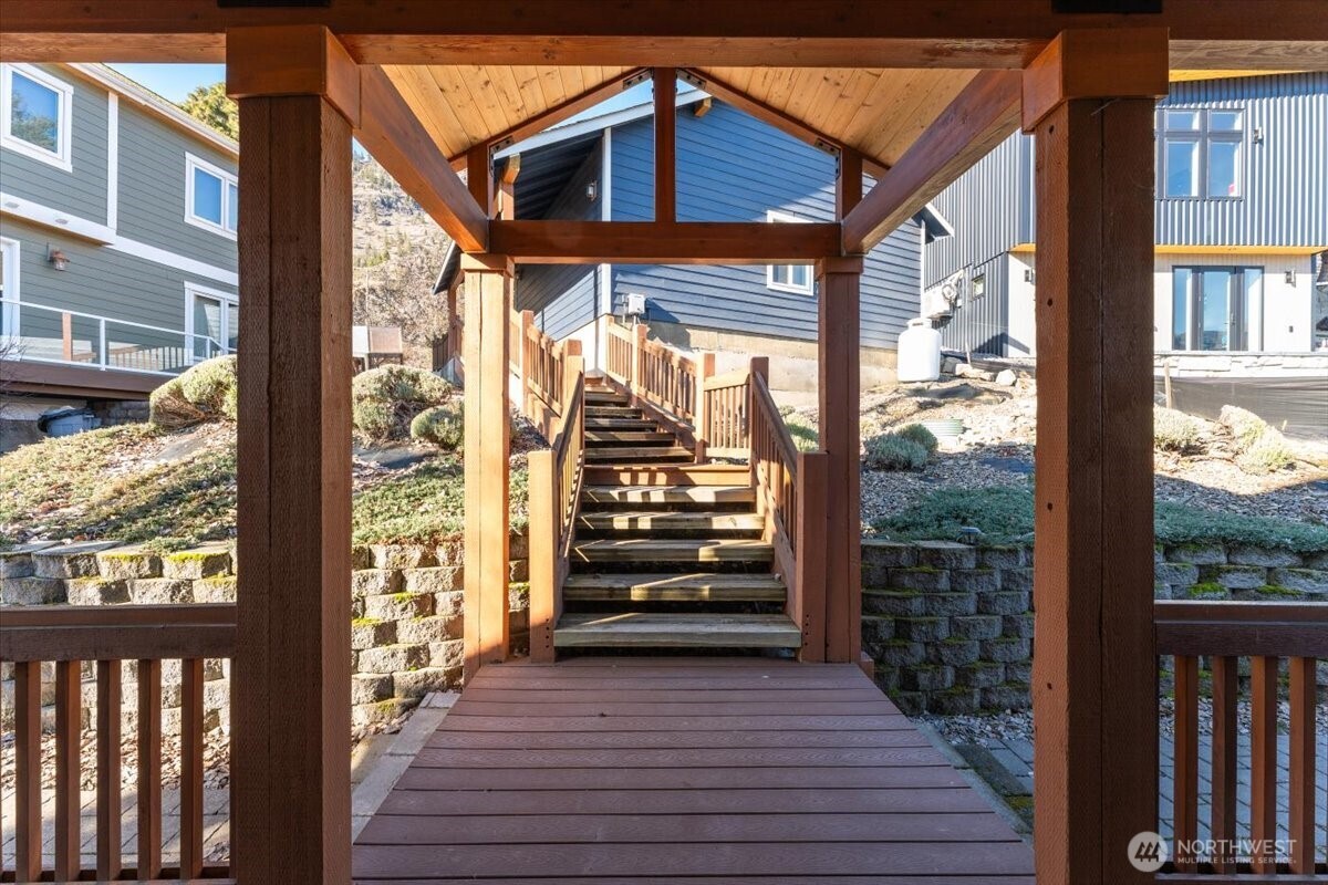 101 Driftwood Lane , Chelan, WA 98816