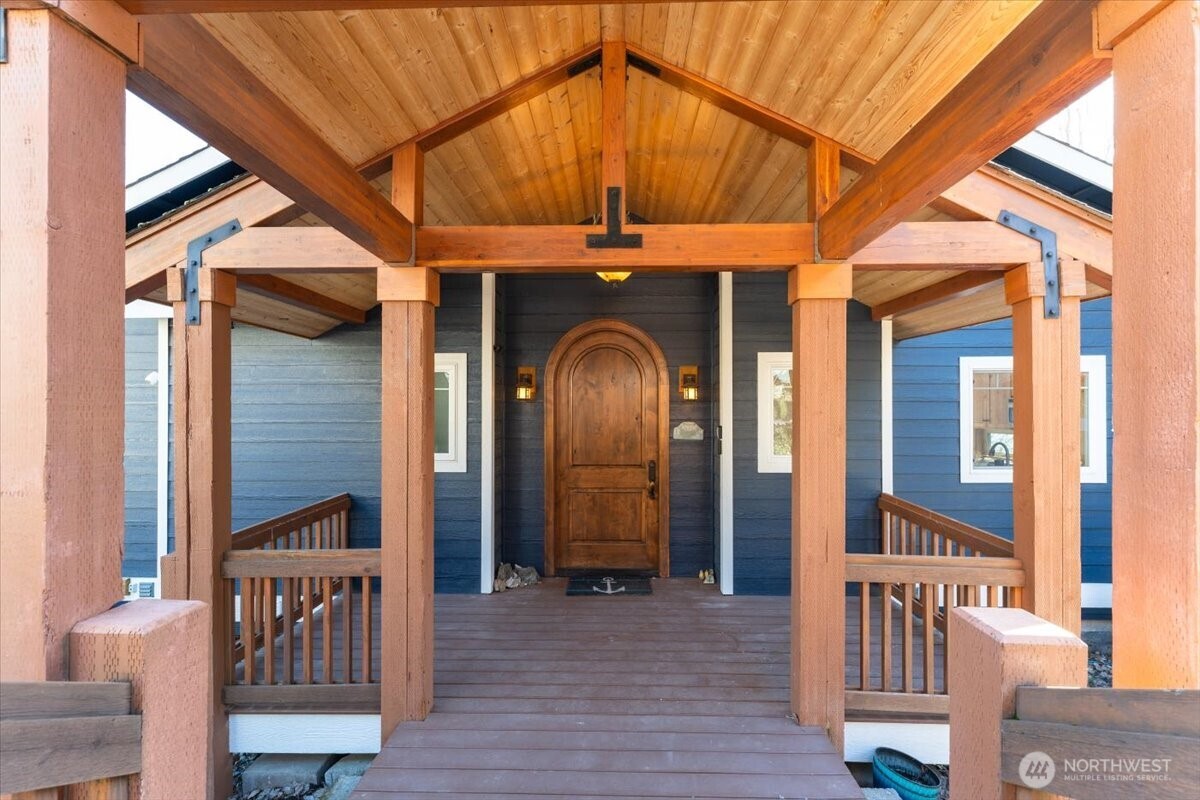 101 Driftwood Lane , Chelan, WA 98816