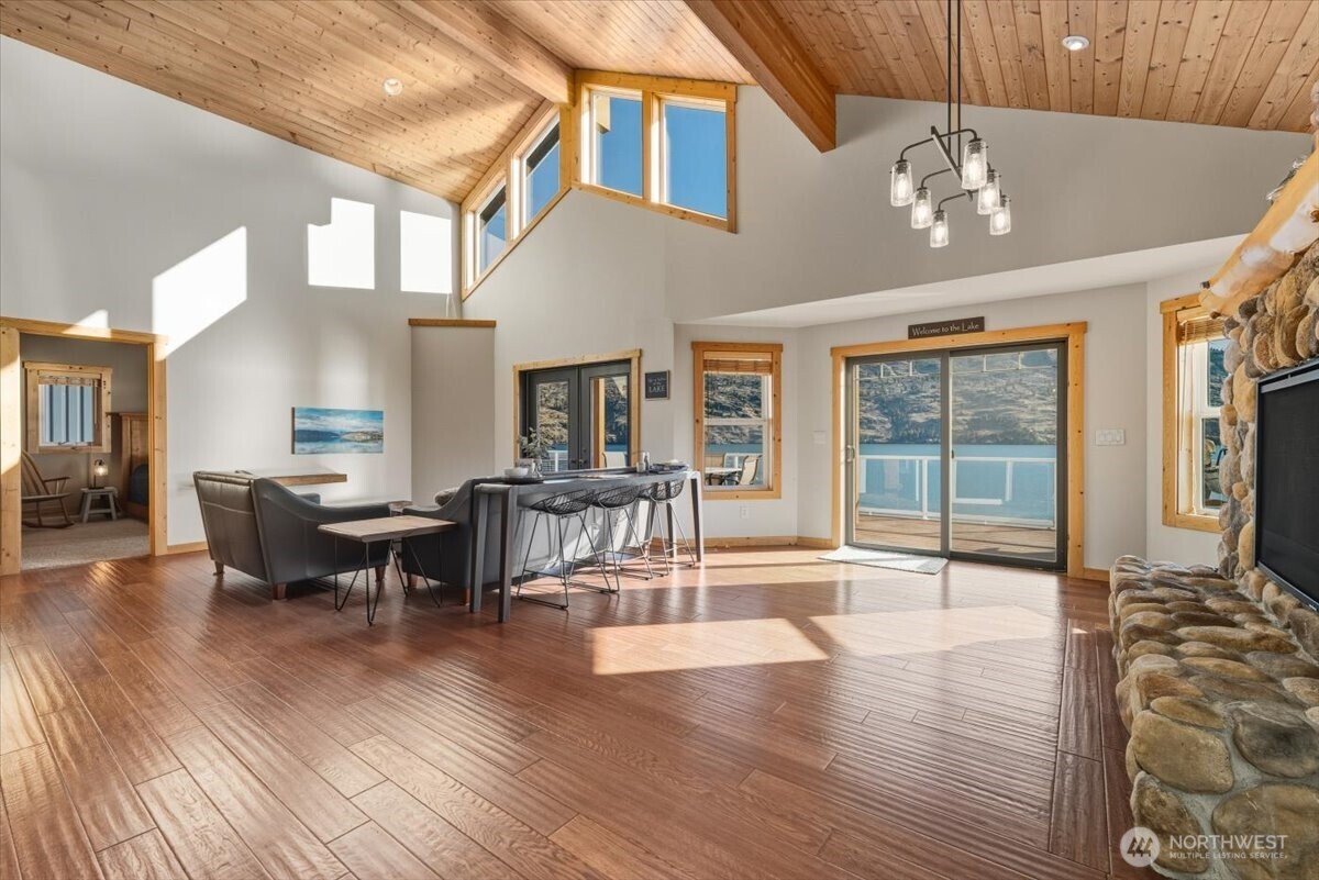 101 Driftwood Lane , Chelan, WA 98816