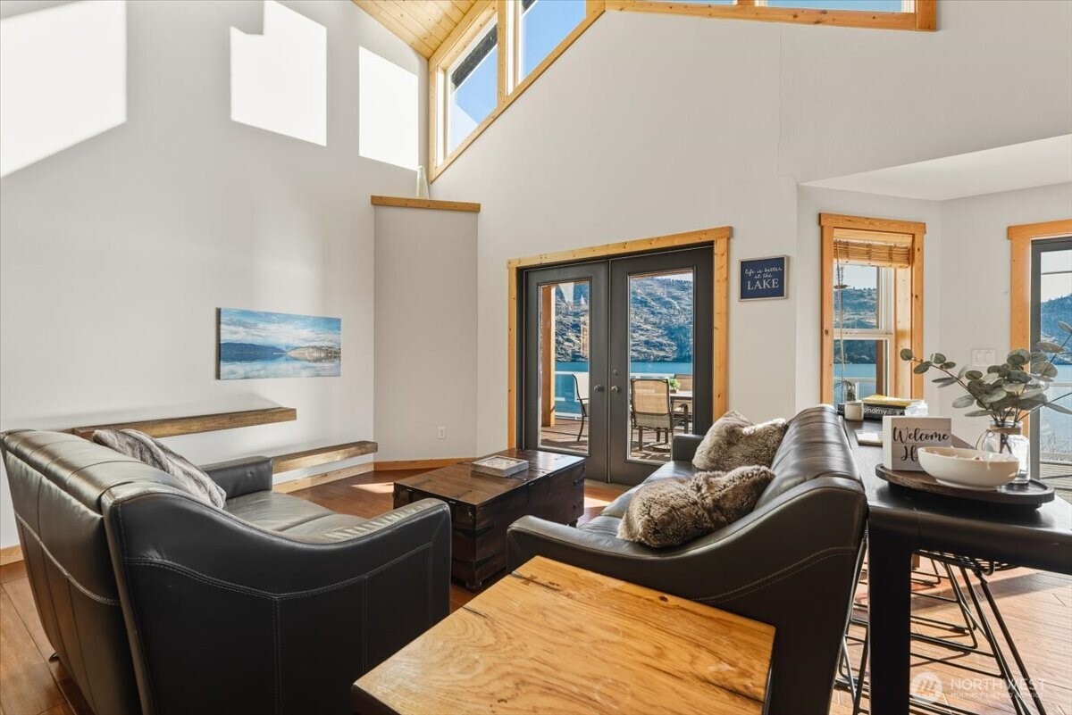 101 Driftwood Lane , Chelan, WA 98816