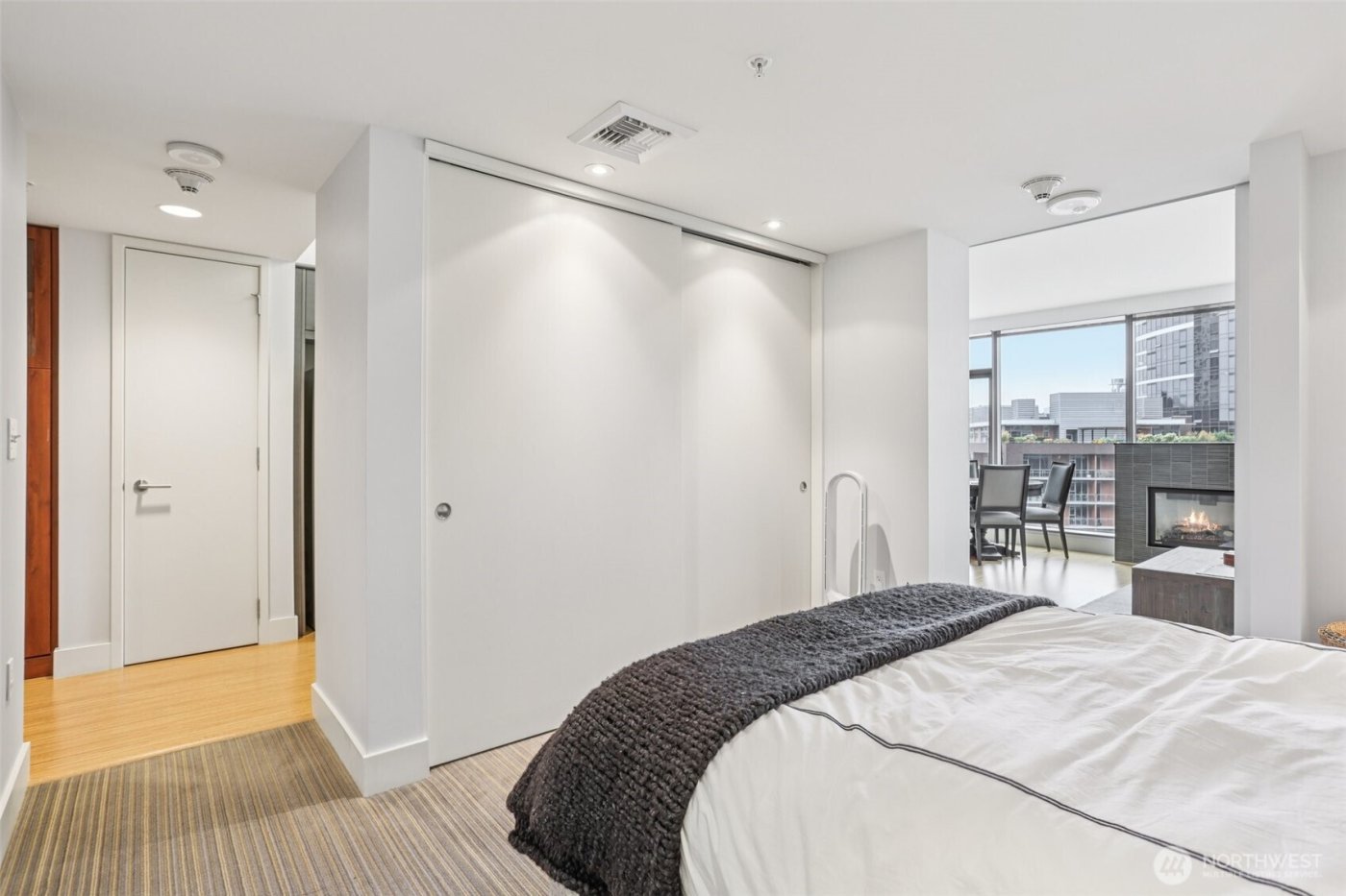 820 Blanchard Street #904, Seattle, WA 98121-2650