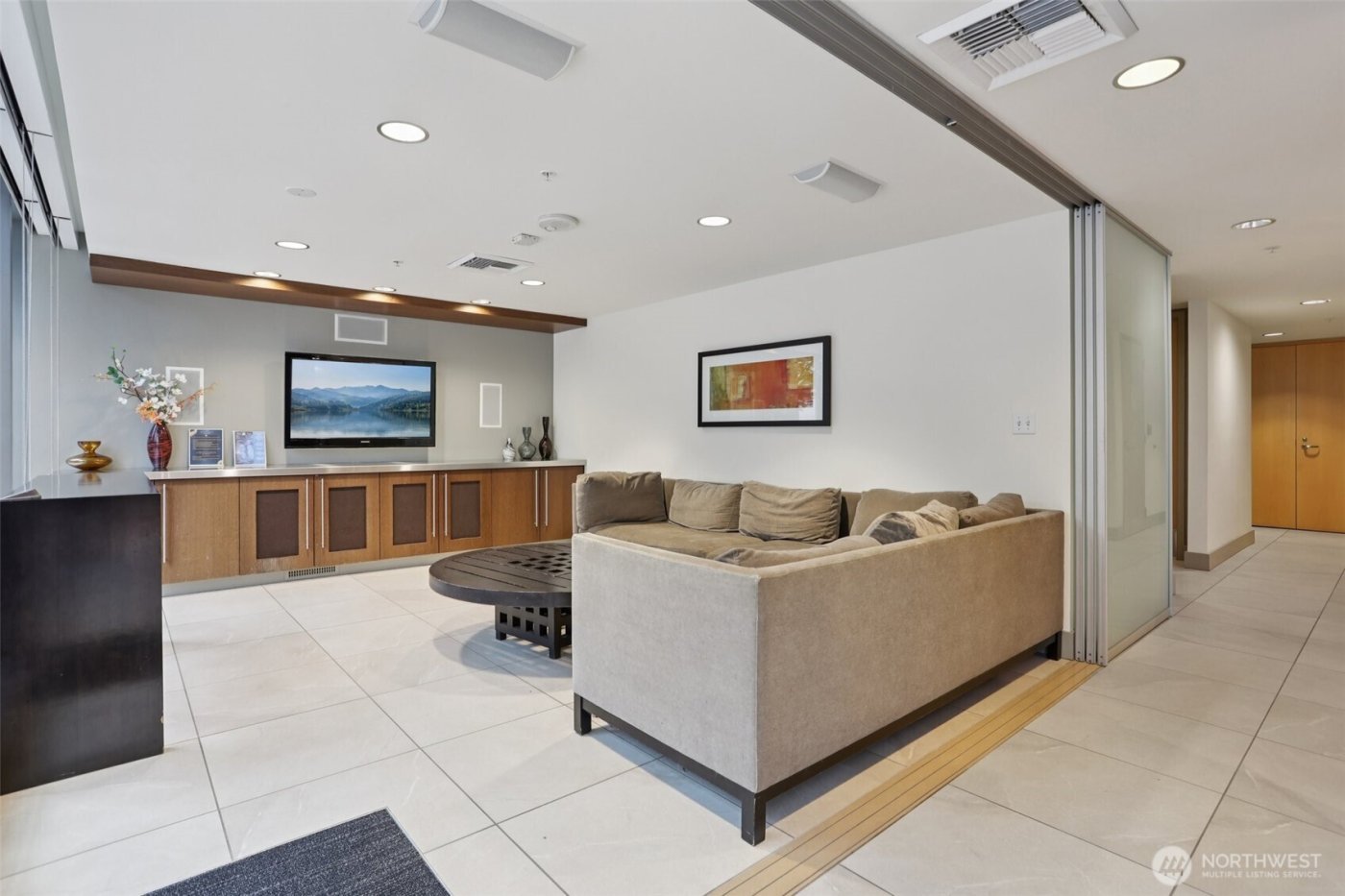 820 Blanchard Street #904, Seattle, WA 98121-2650