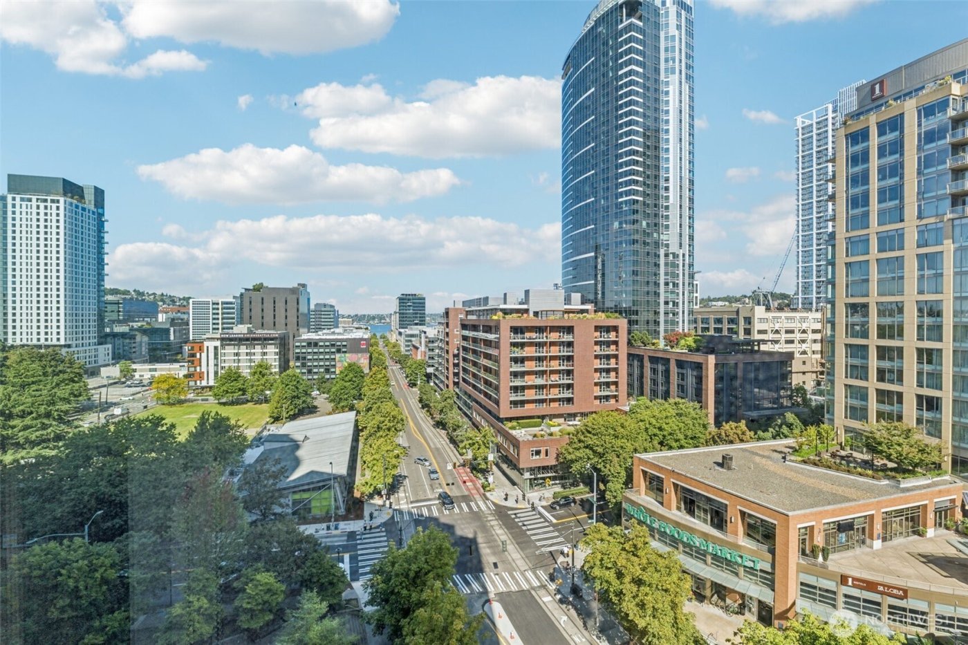 820 Blanchard Street #904, Seattle, WA 98121-2650