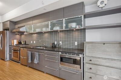 820 Blanchard Street #904, Seattle, WA 98121-2650 - Photo 8