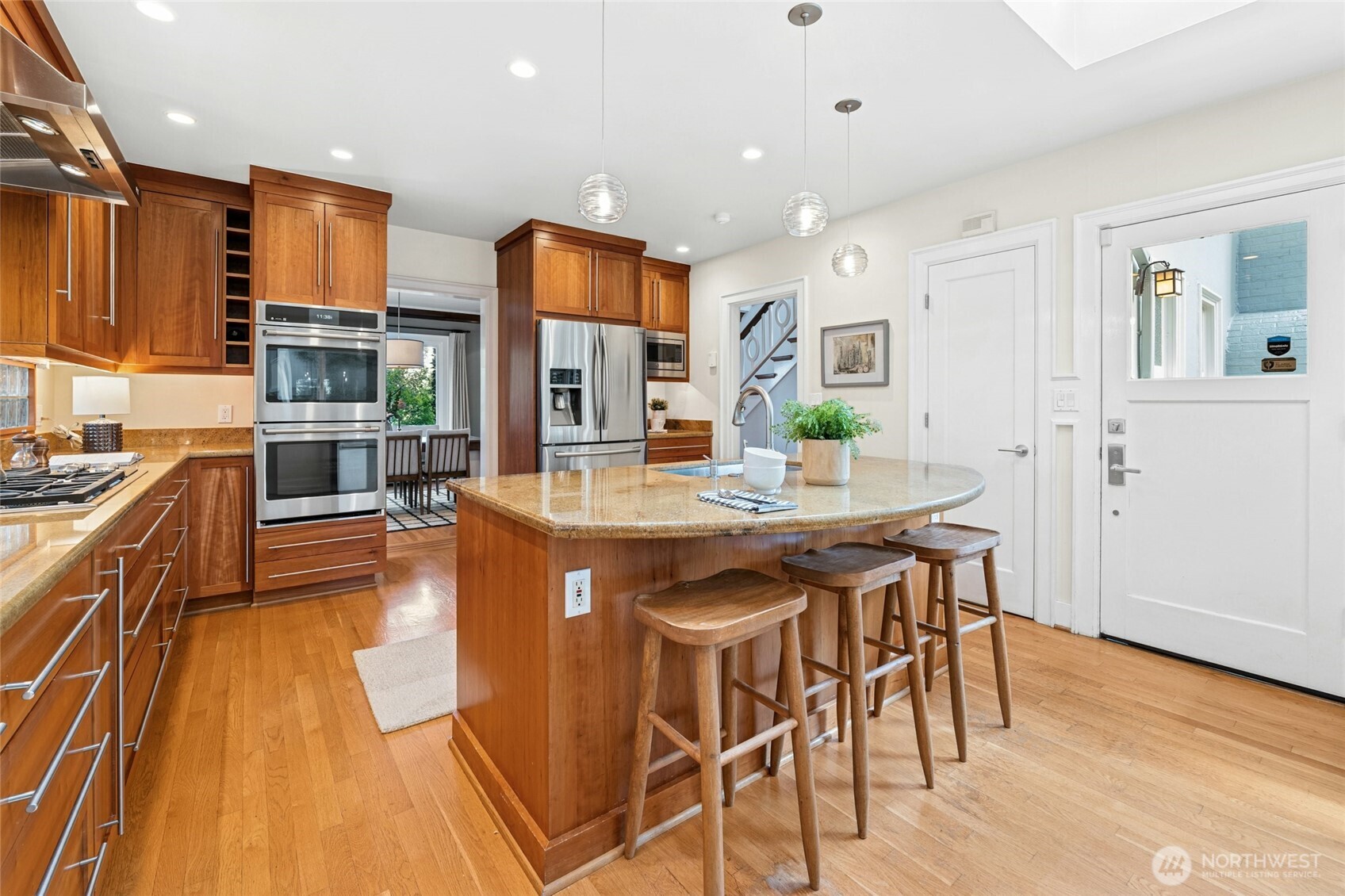 1939 E Crescent Drive , Seattle, WA 98112