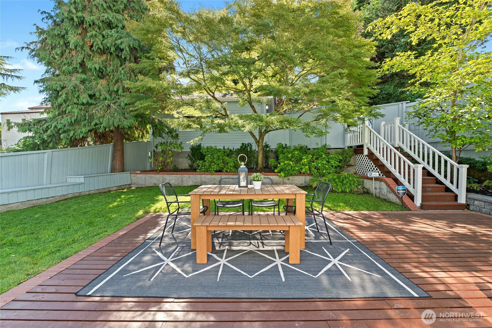 1939 E Crescent Drive , Seattle, WA 98112