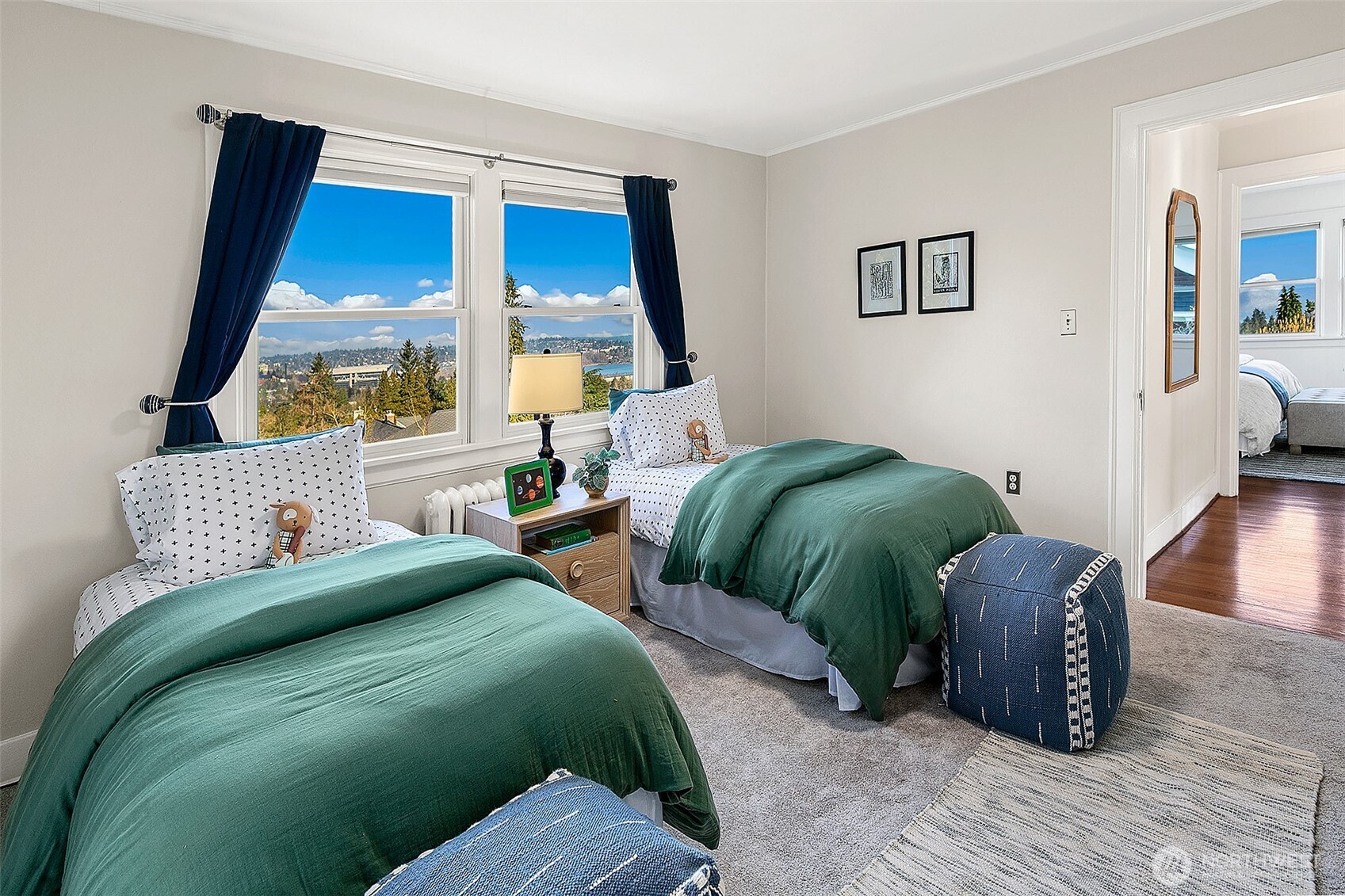 1939 E Crescent Drive , Seattle, WA 98112