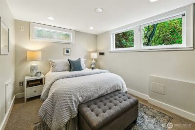 1939 E Crescent Drive , Seattle, WA 98112 - Photo 28