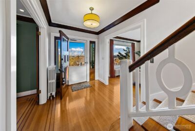 1939 E Crescent Drive , Seattle, WA 98112 - Photo 4