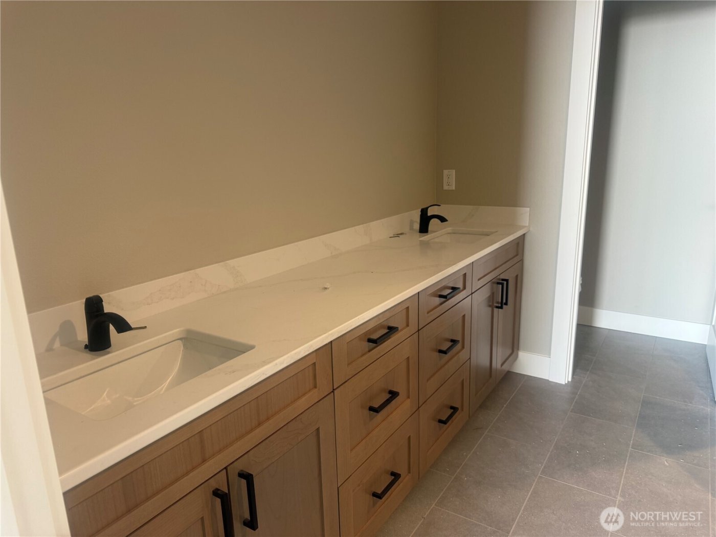 157 Salmon Drive , Wenatchee, WA 98801