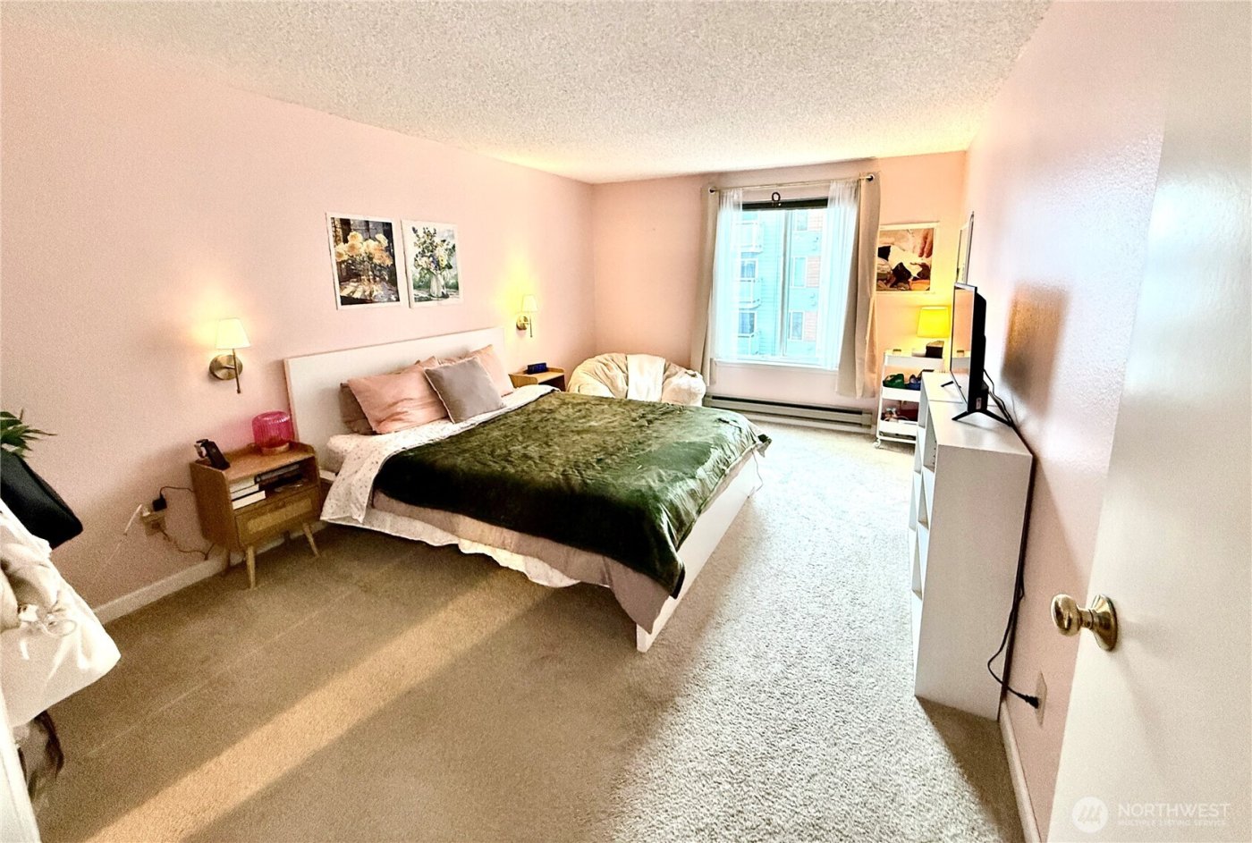 10501 8th Avenue NE #335, Seattle, WA 98125