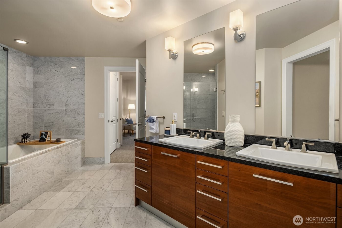 1920 4th Avenue #2702, Seattle, WA 98101