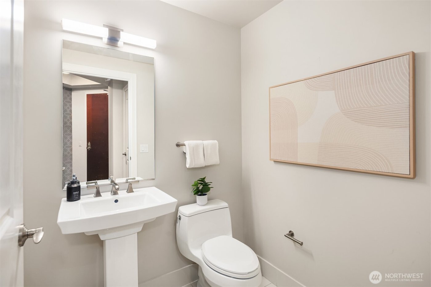 1920 4th Avenue #2702, Seattle, WA 98101