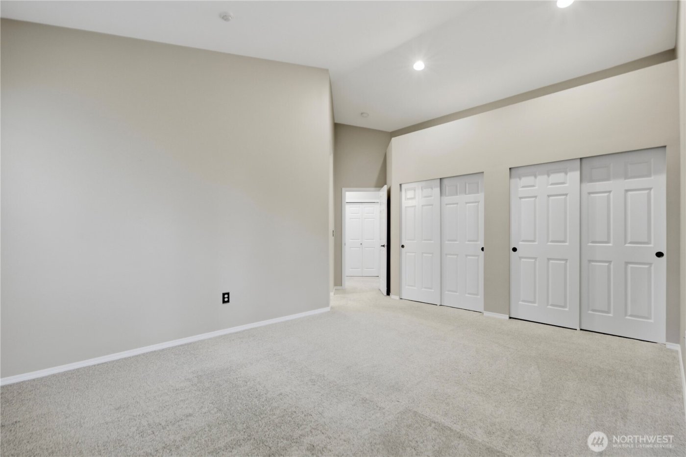 18676 NE 56th Court , Redmond, WA 98052