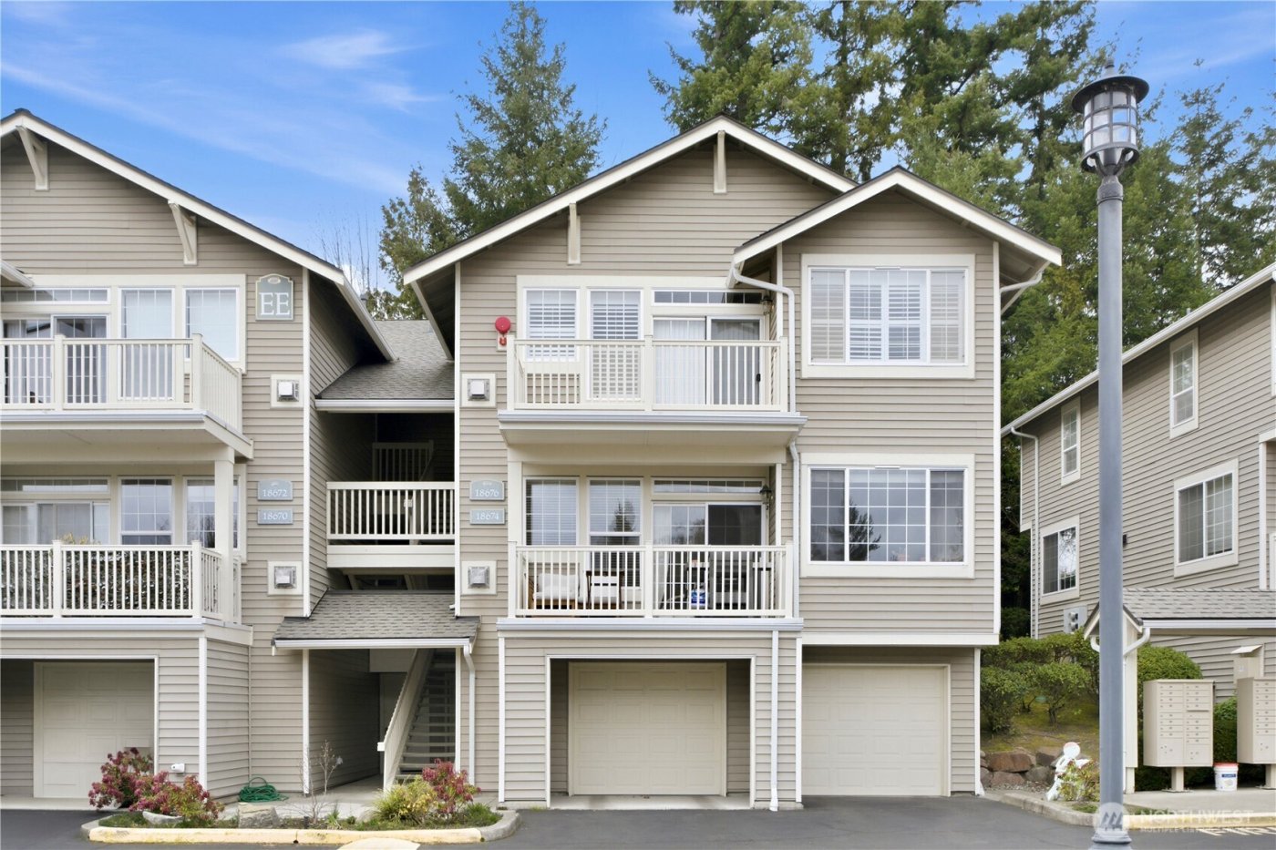 18676 NE 56th Court , Redmond, WA 98052