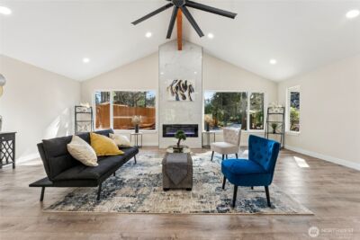 8501 121st Street E, Puyallup, WA 98373 - Photo 2