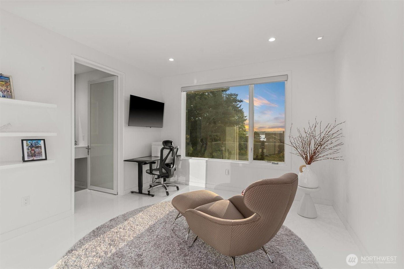 903 N 33rd Place , Renton, WA 98056