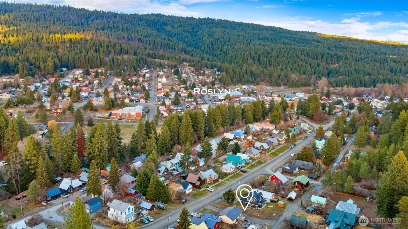 132 5th Street , Roslyn, WA 98941