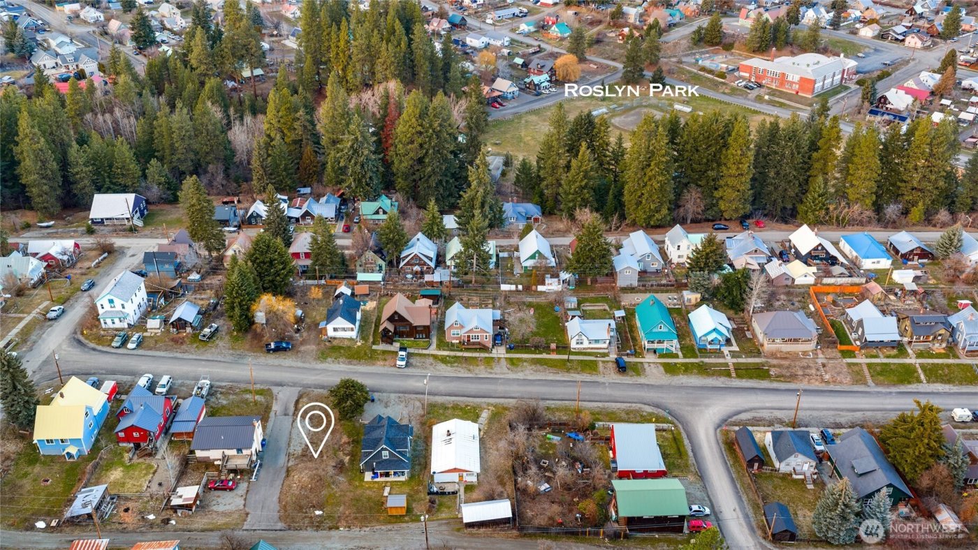 132 5th Street , Roslyn, WA 98941