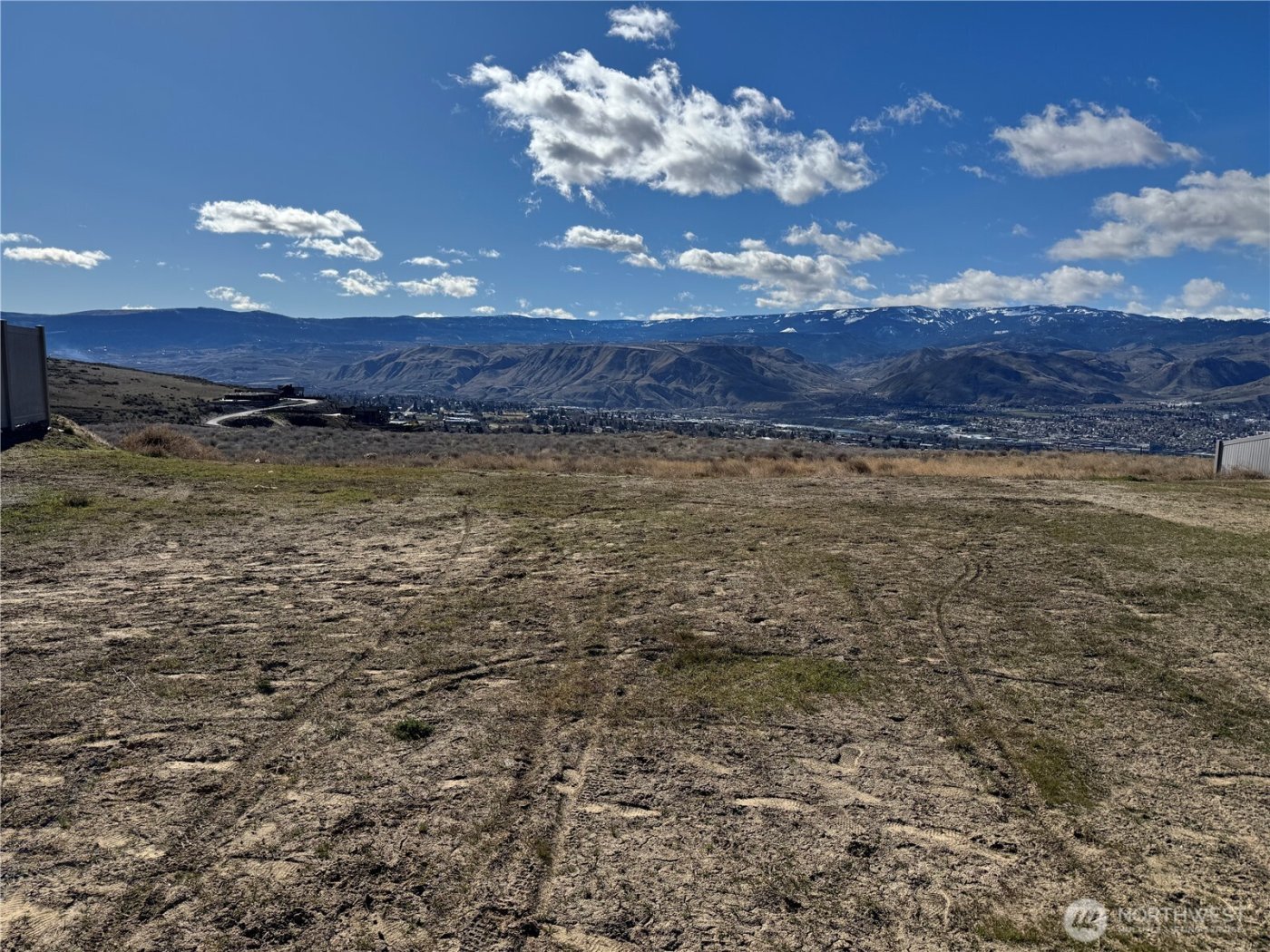 886 NE Conner Court , East Wenatchee, WA 98802