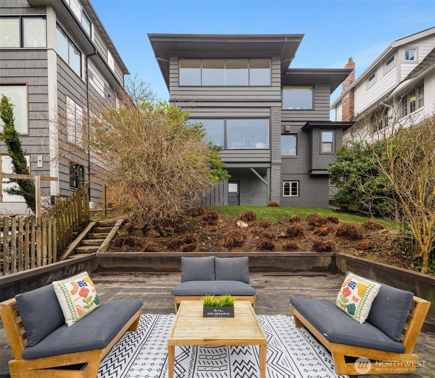 1208 E Newton Street , Seattle, WA 98102