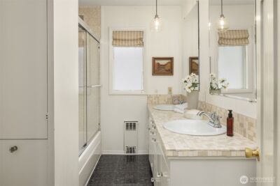 1208 E Newton Street , Seattle, WA 98102 - Photo 31