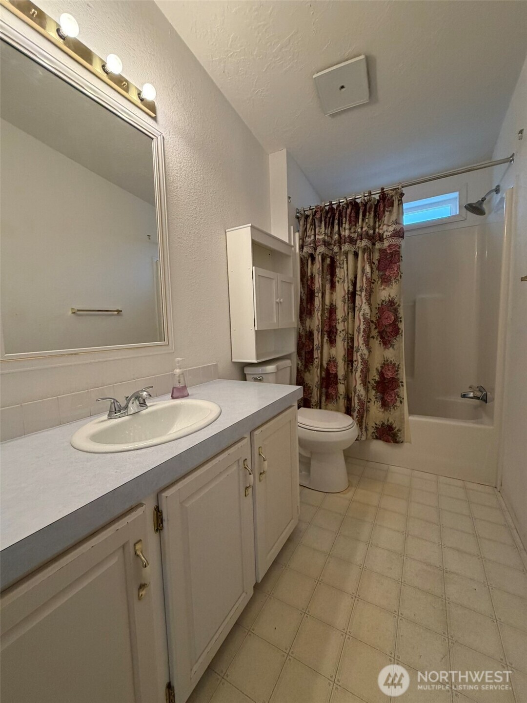 100 Leisure Drive , Aberdeen, WA 98520