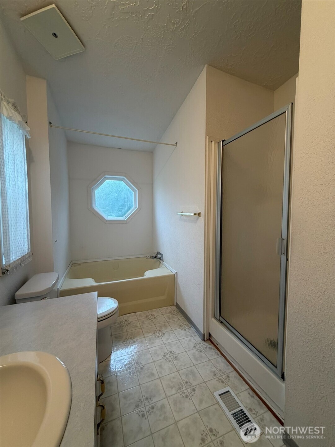 100 Leisure Drive , Aberdeen, WA 98520