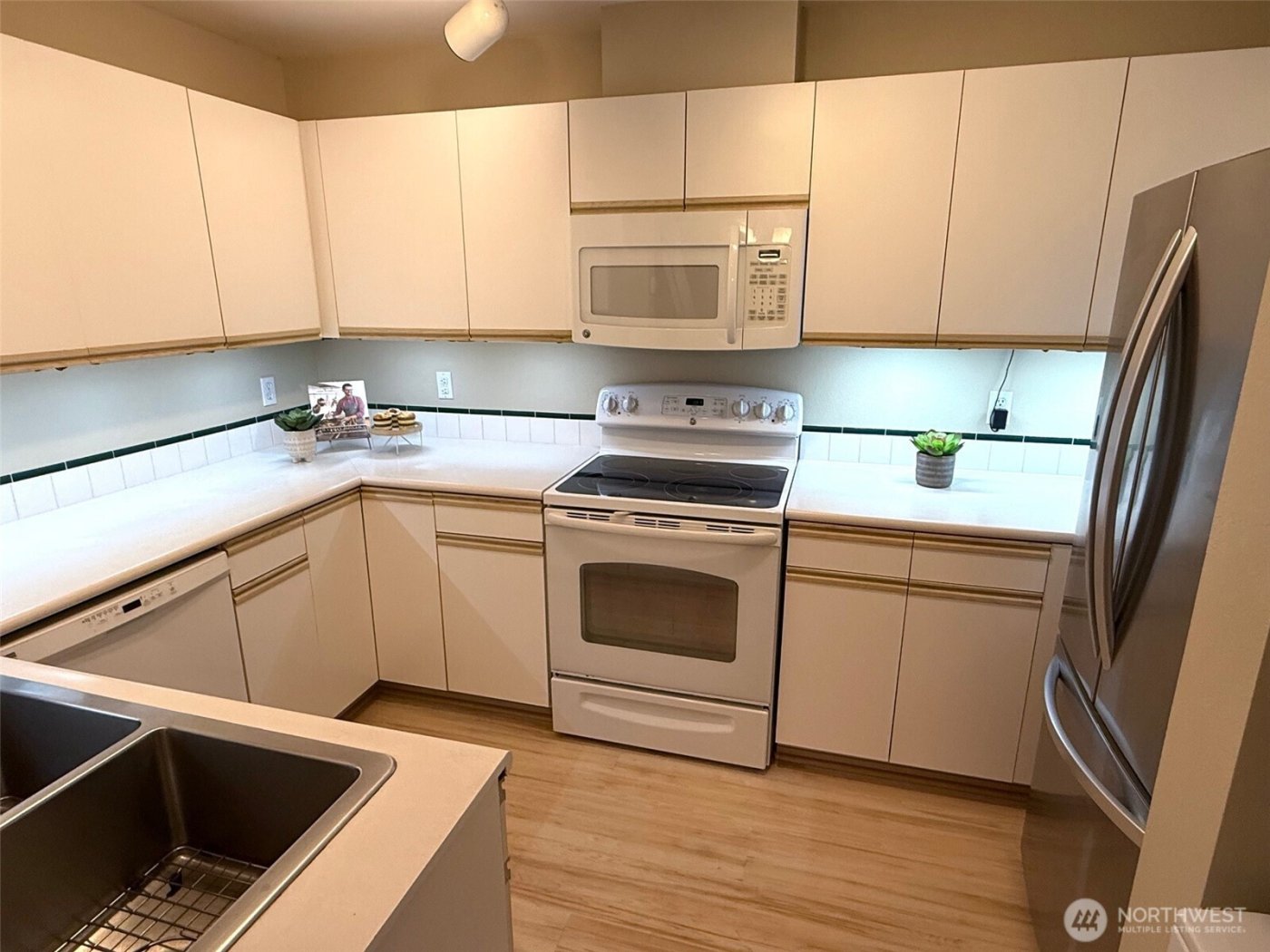 11130 SE 208th Street #A204, Kent, WA 98031