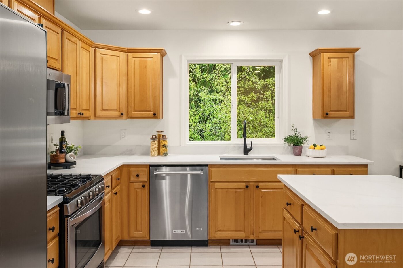 329 NE 185th Street , Shoreline, WA 98155