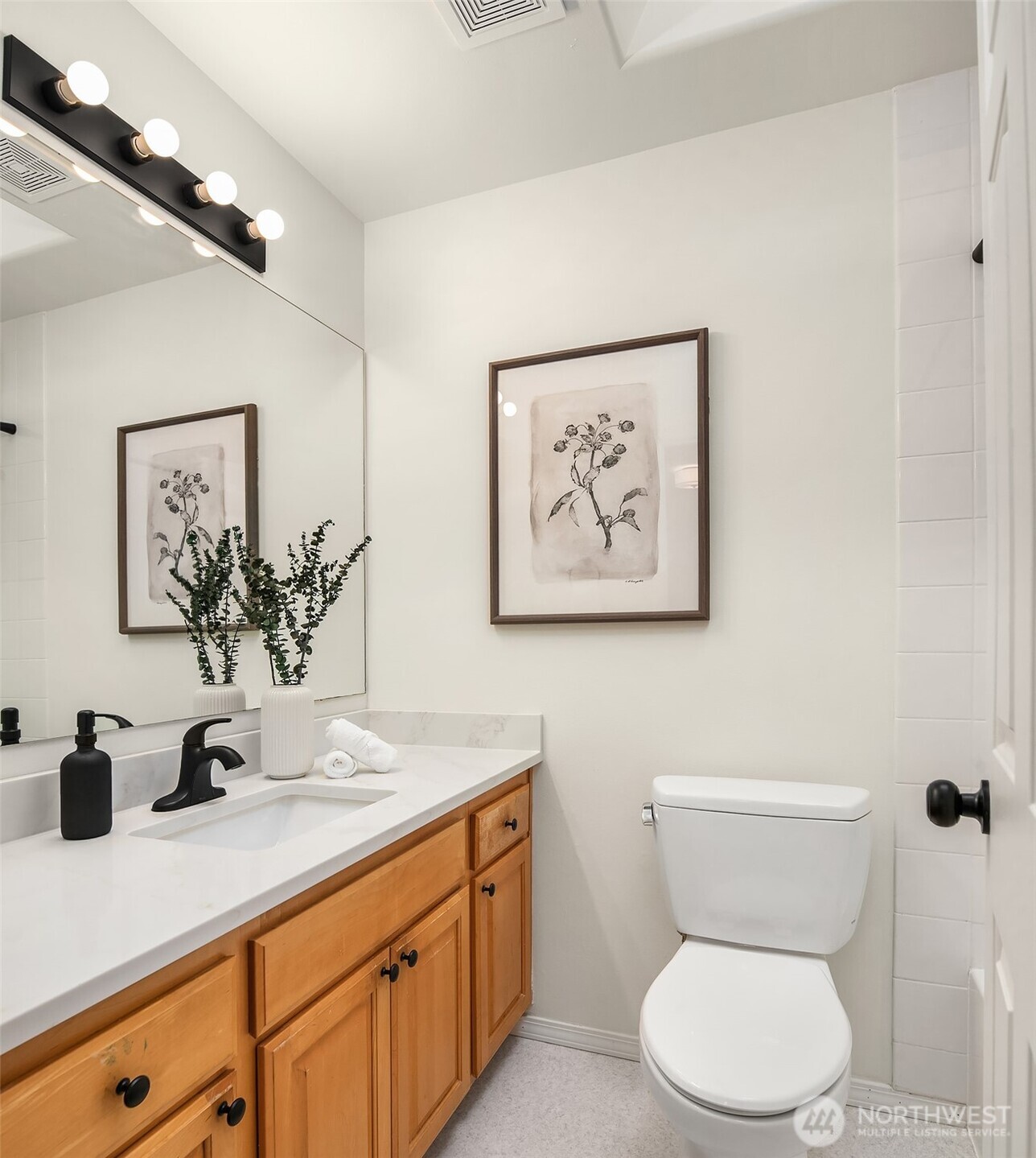 329 NE 185th Street , Shoreline, WA 98155