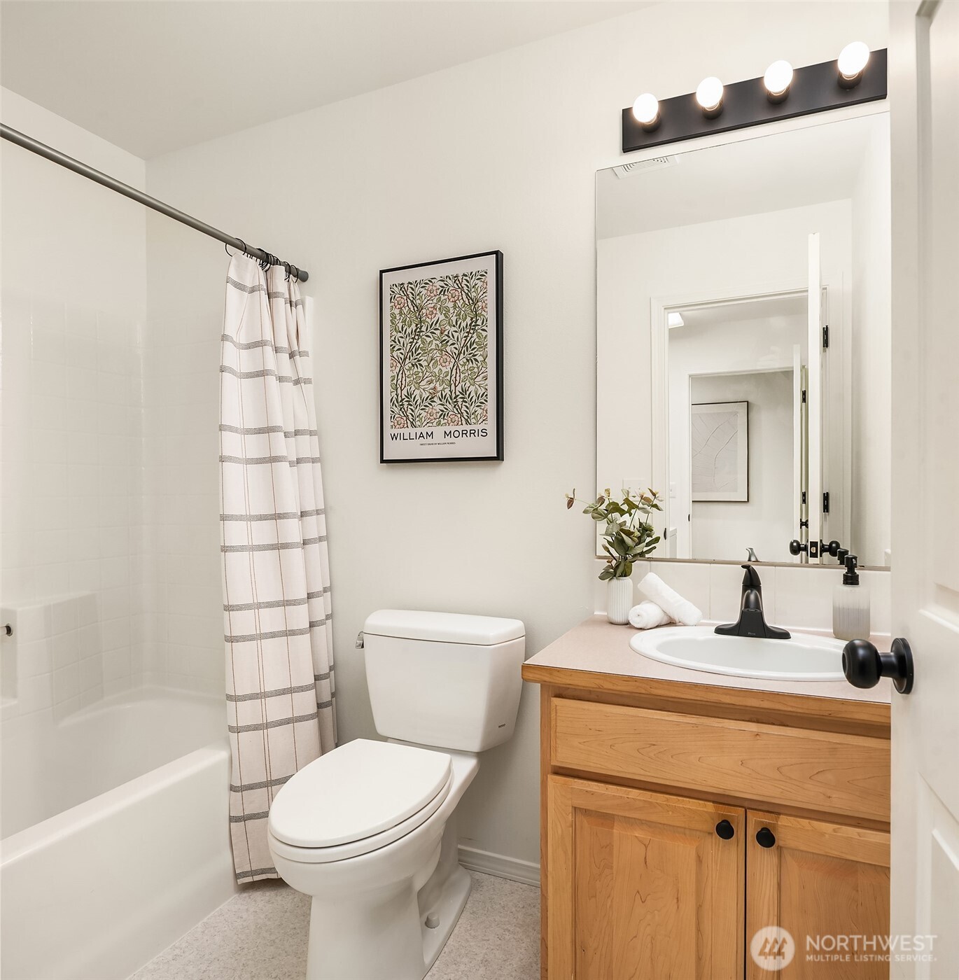 329 NE 185th Street , Shoreline, WA 98155