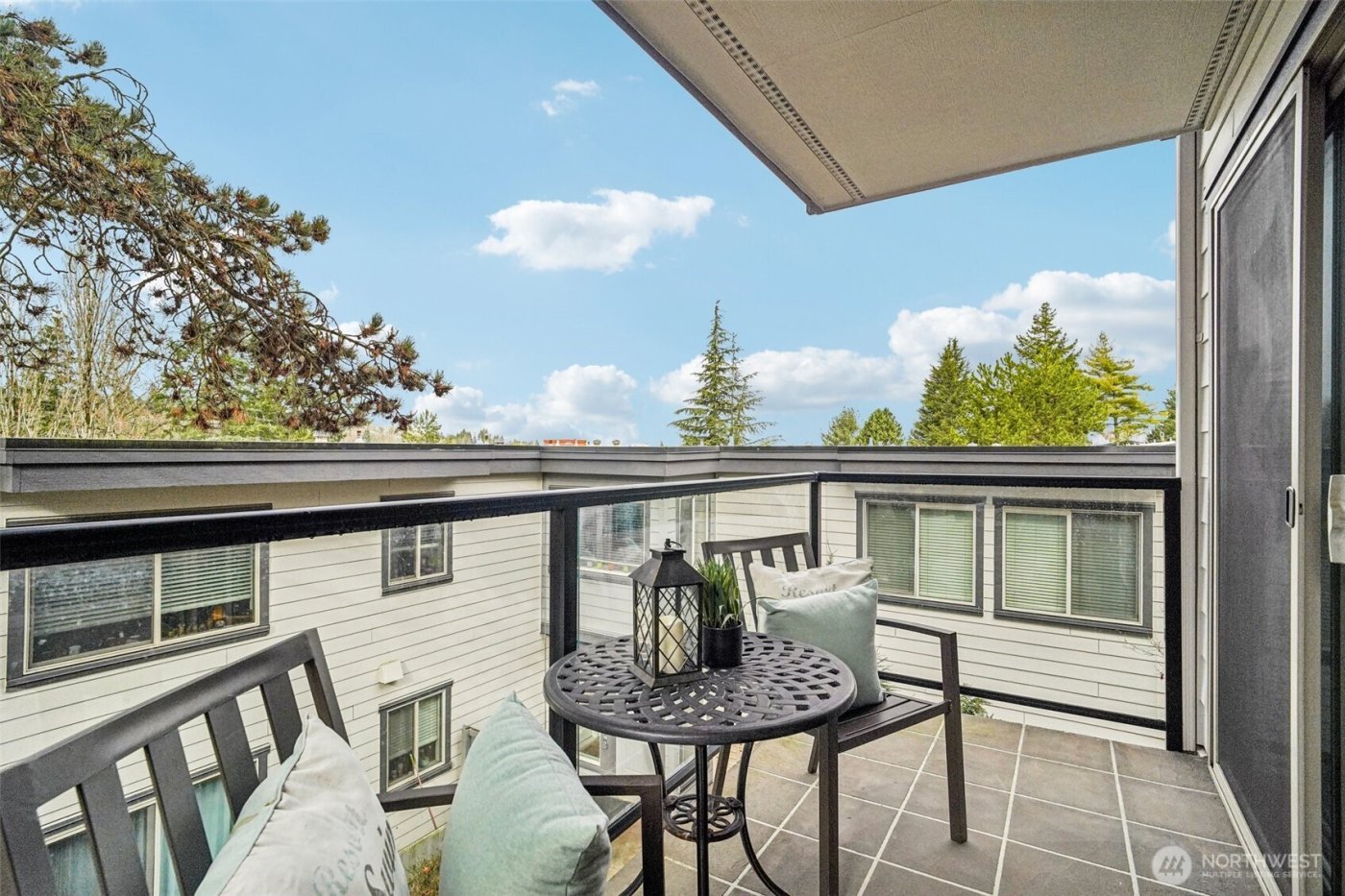 3204 81st Place SE #B202, Mercer Island, WA 98040