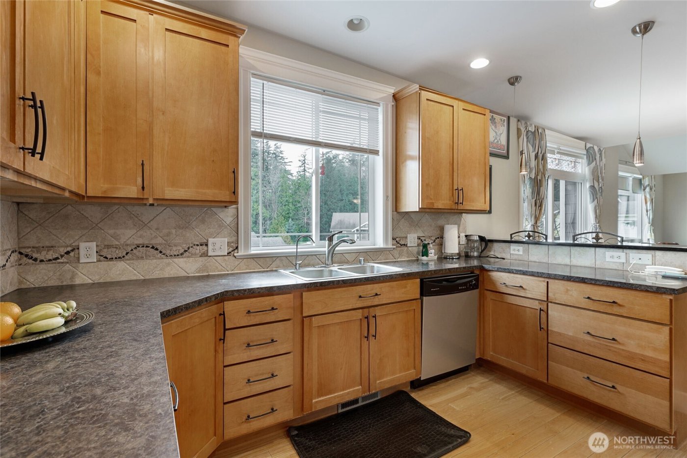 660 Parkside Place , Blaine, WA 98230