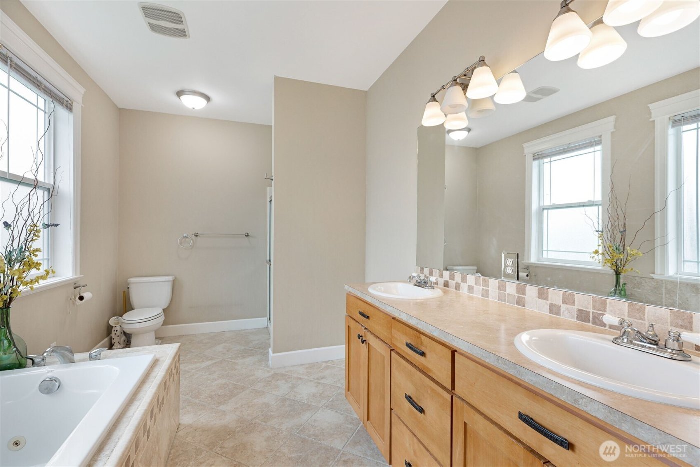 660 Parkside Place , Blaine, WA 98230