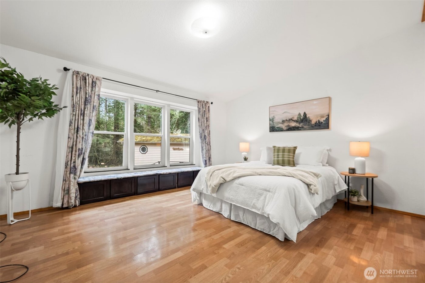 61 N Cresthill Way , Hoodsport, WA 98548