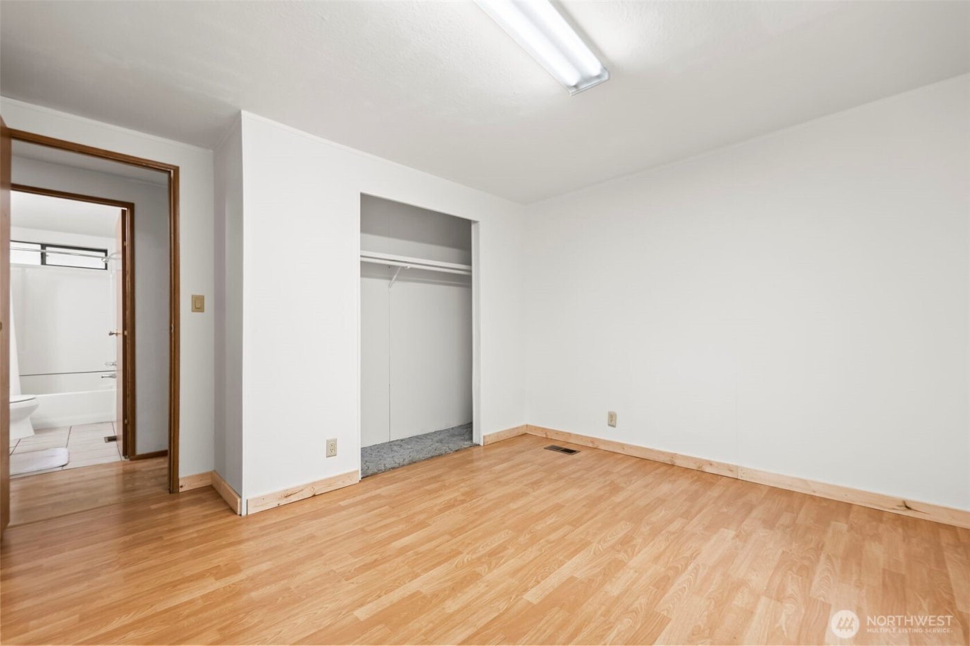 61 N Cresthill Way , Hoodsport, WA 98548