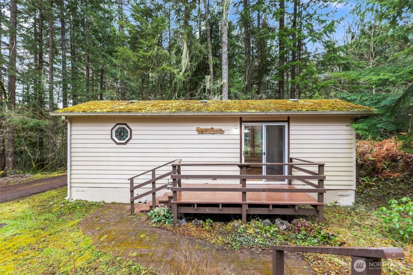 61 N Cresthill Way , Hoodsport, WA 98548